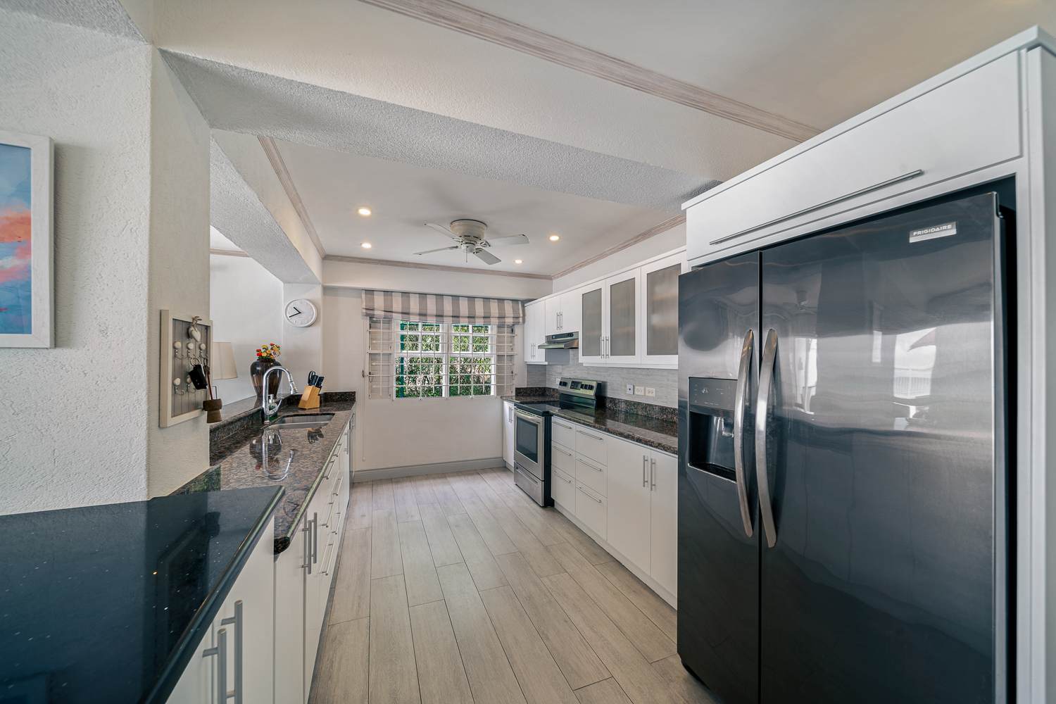 Fully equiped modern kitchen.