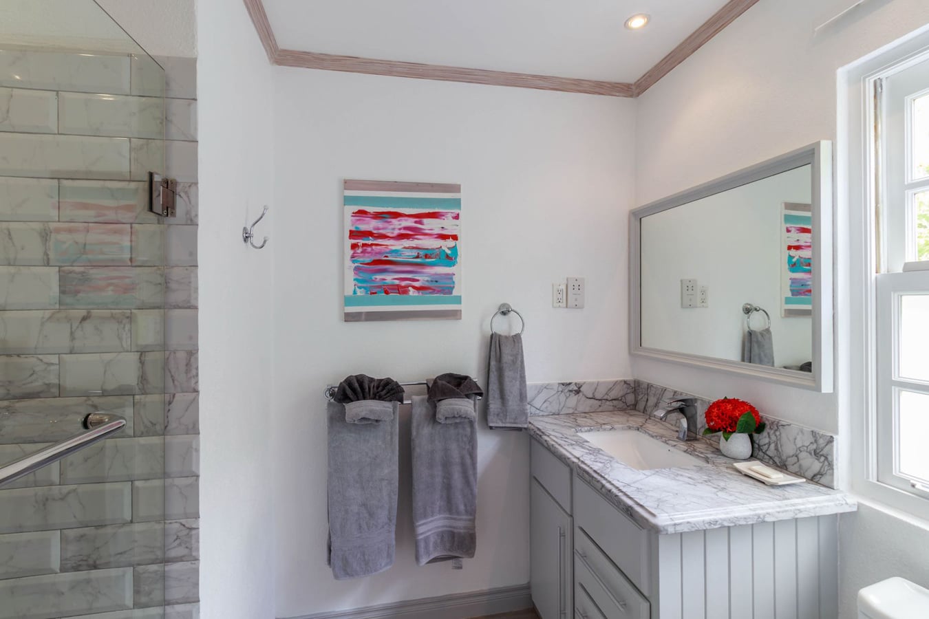 Every bedroom has an en-suite bathroom and shower.